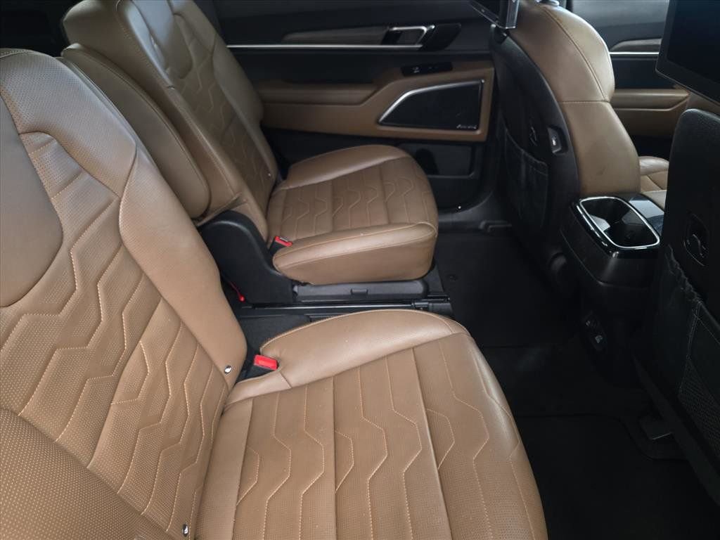 Used 2022 Kia Telluride SX w/ SX Prestige Package image 19