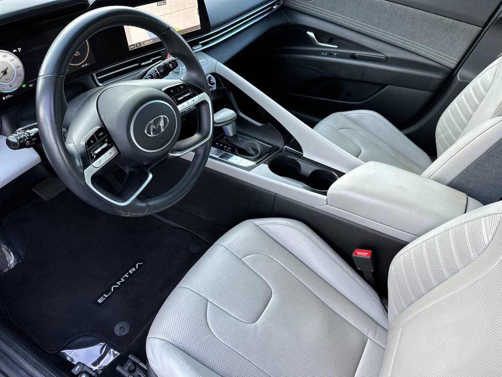 Used 2023 Hyundai Elantra Limited image 10