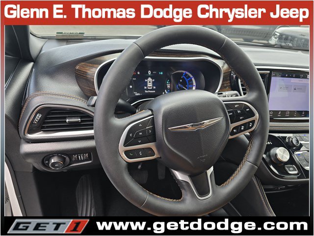 Certified 2023 Chrysler Pacifica Pinnacle FWD image 16