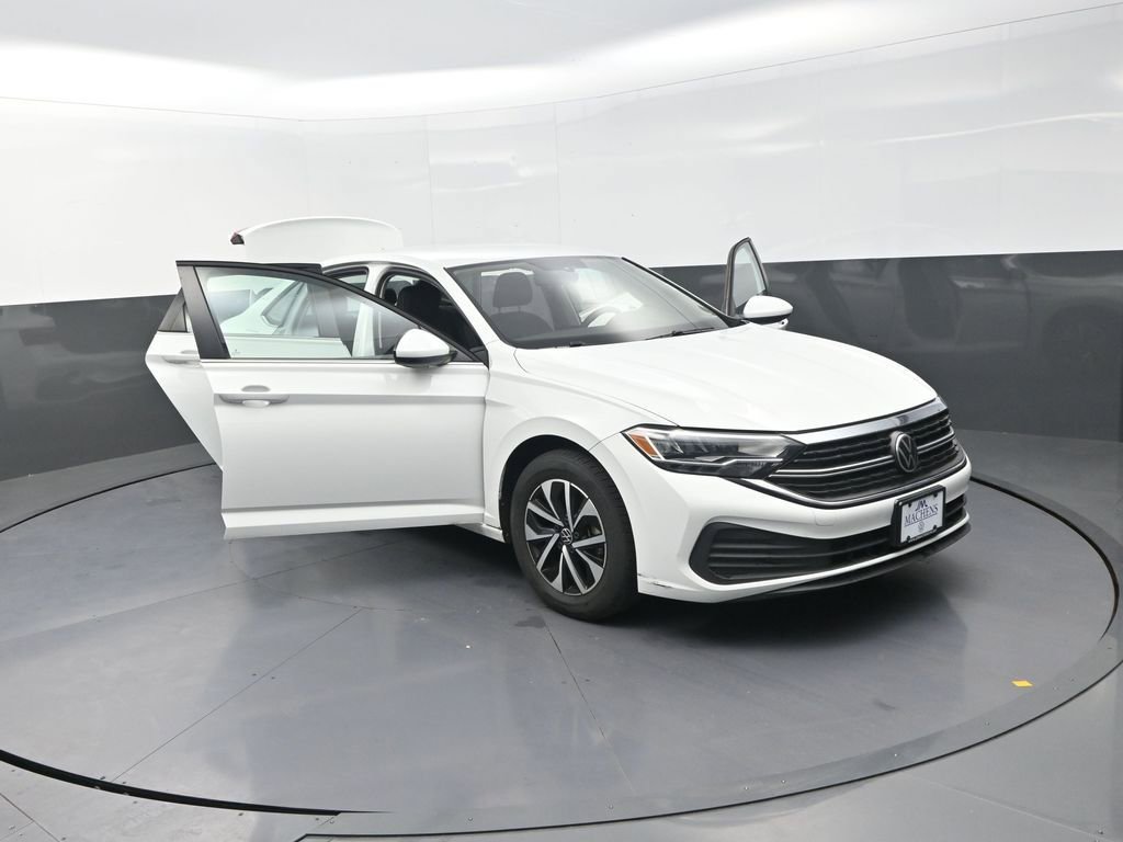 Used 2023 Volkswagen Jetta S image 29