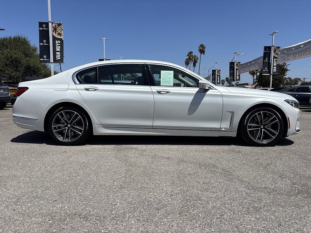 Used 2022 BMW 750i xDrive AWD/4WD image 2