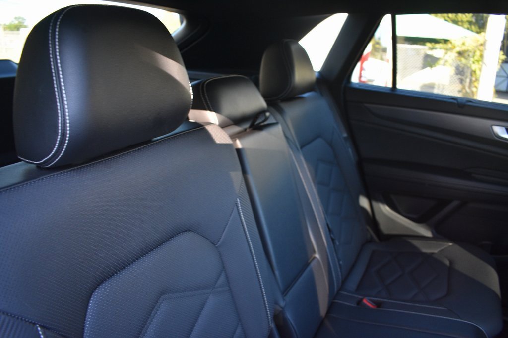 Used 2024 Volkswagen Atlas Cross Sport SE image 29