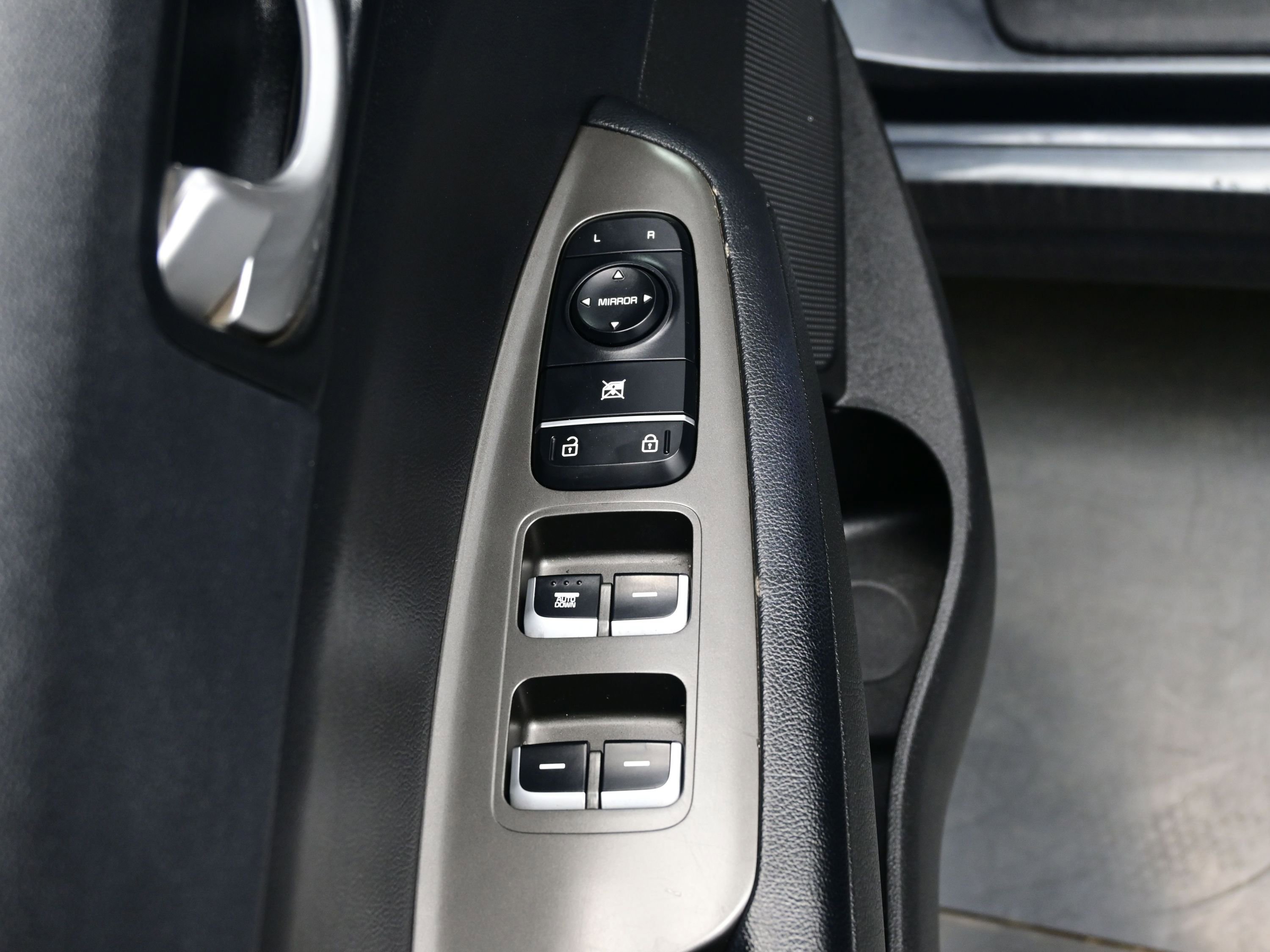 Used 2020 Kia Optima LX image 10