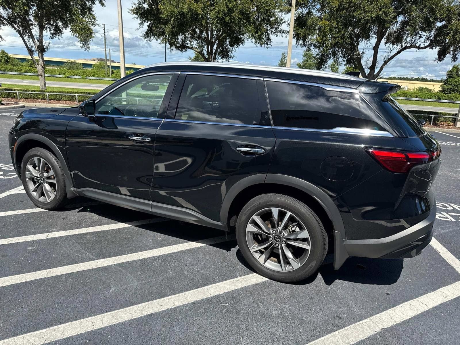 Certified 2025 INFINITI QX60 Luxe image 4