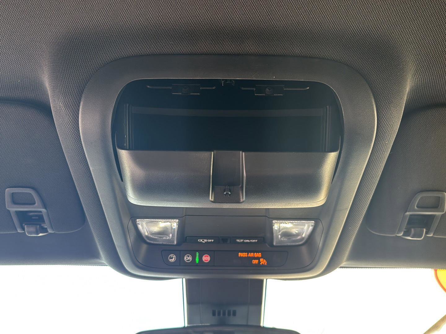 Used 2022 Chevrolet Equinox RS w/ LPO, Floor Liner Package FWD image 31