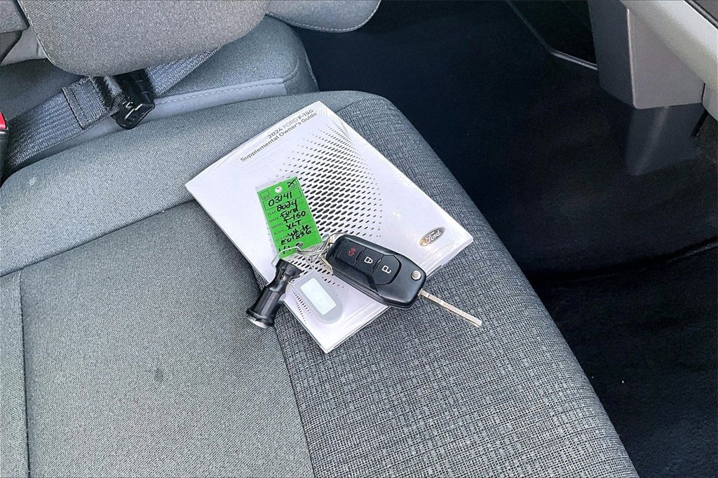 Used 2024 Ford F150 XLT w/ Tow/Haul Package image 11