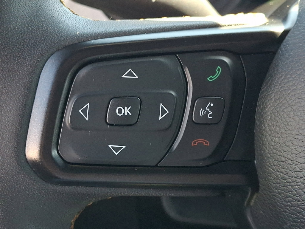 Used 2024 Jeep Wrangler Unlimited w/ Convenience Group AWD/4WD image 25