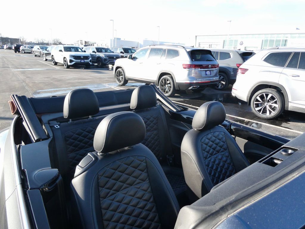 Used 2019 Volkswagen Beetle 2.0T SE image 36