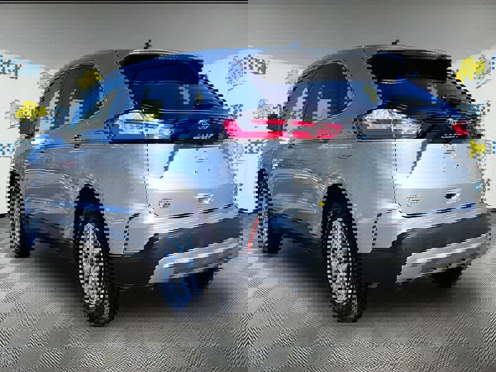 Used 2024 Ford Edge SEL image 4