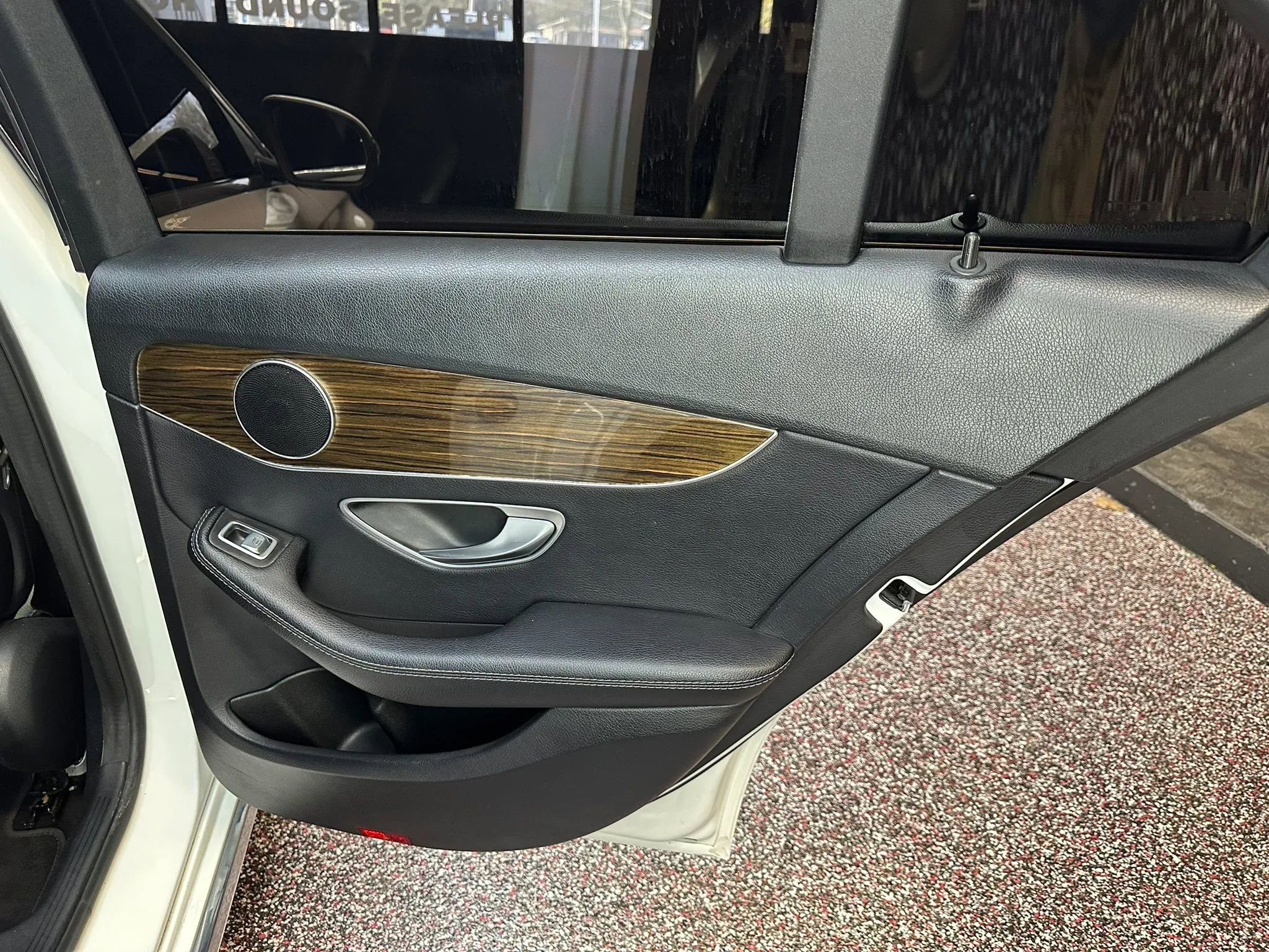 Used 2018 Mercedes-Benz C 300 4MATIC Sedan image 29