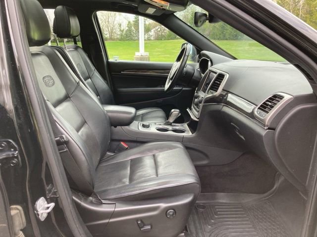 Used 2018 Jeep Grand Cherokee Overland w/ Jeep Active Safety Group AWD/4WD image 30