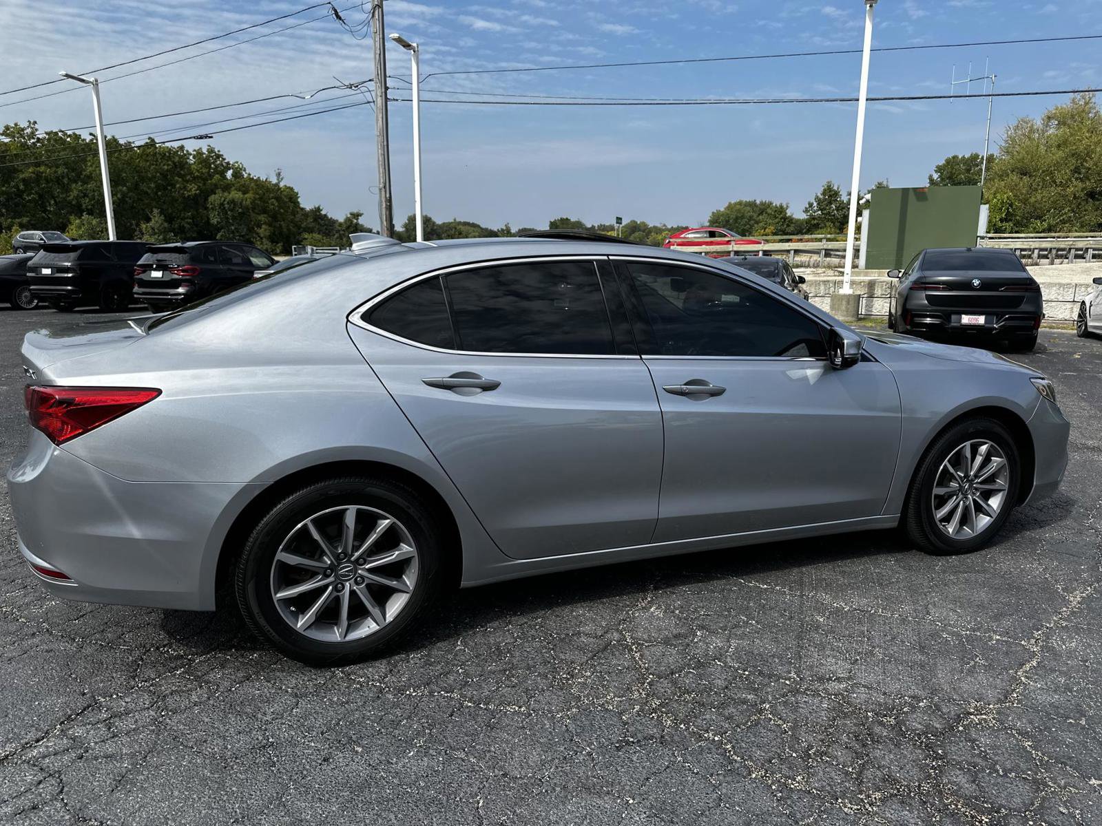 Used 2018 Acura TLX image 8