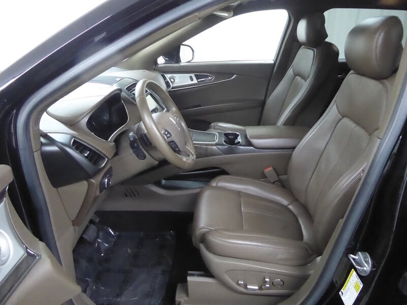 Used 2016 Lincoln MKX Reserve w/ Luxury Package AWD/4WD image 19