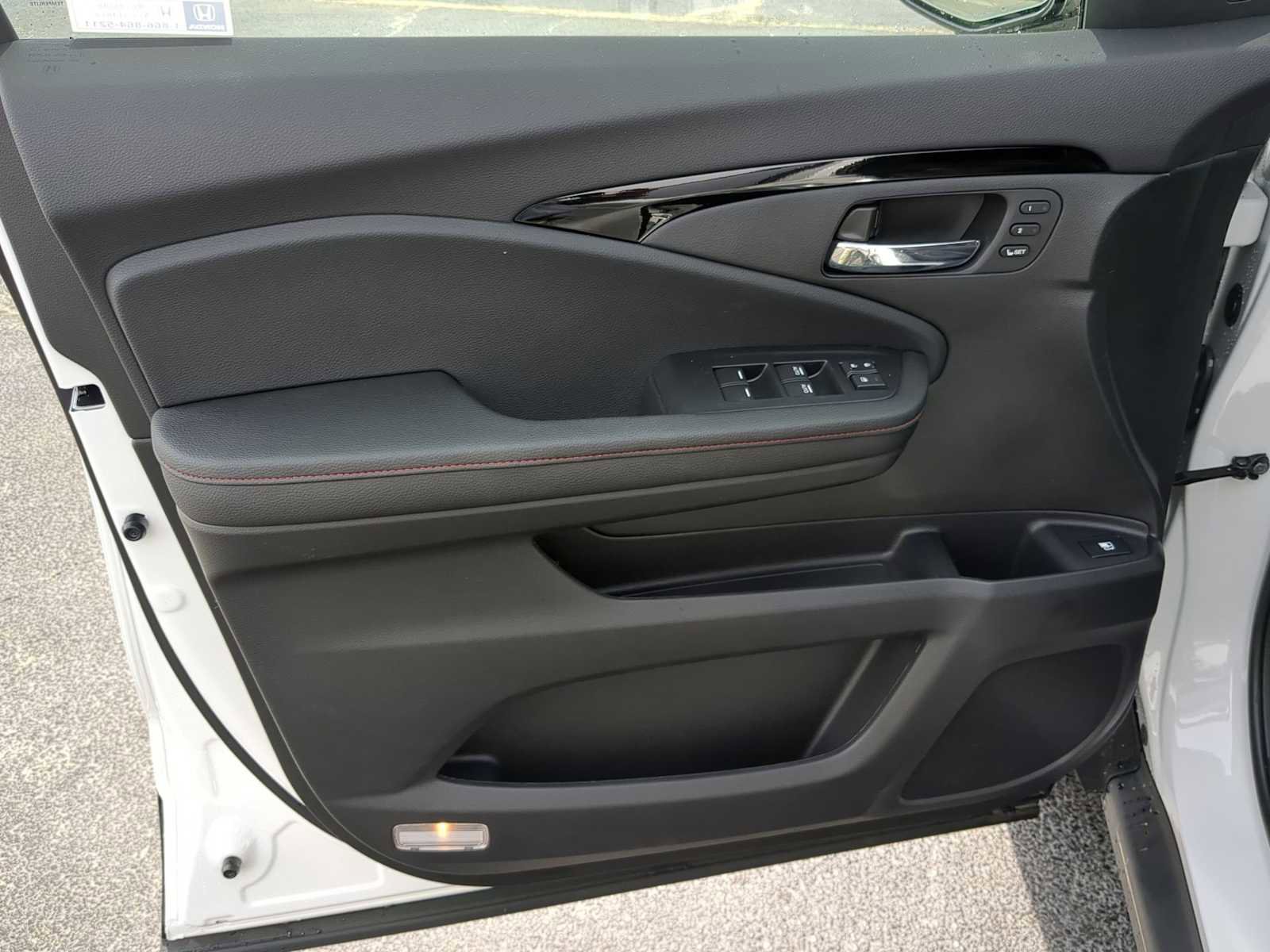 New 2026 Honda Ridgeline Black Edition image 11