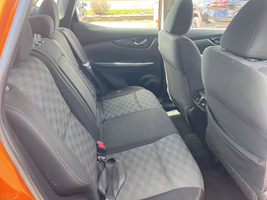 Used 2017 Nissan Rogue Sport SV w/ SV All-Weather Package AWD/4WD image 13