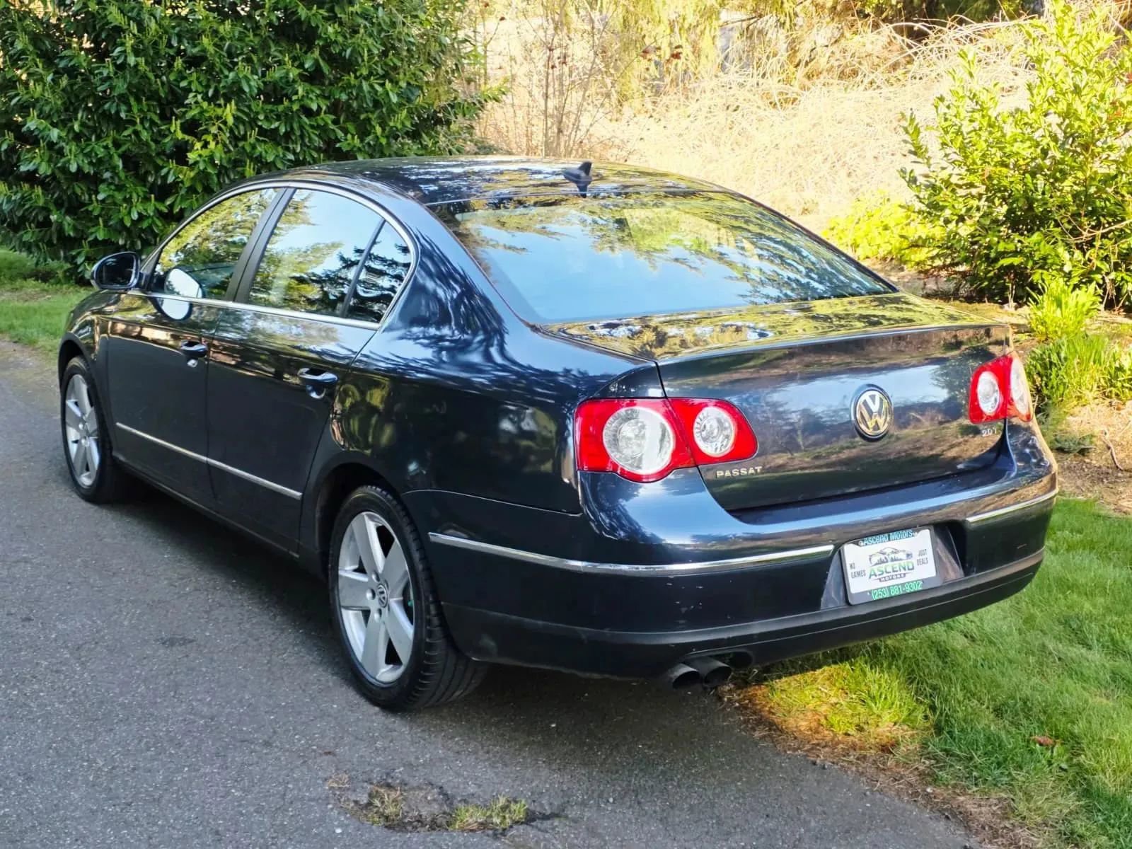 Used 2008 Volkswagen Passat Komfort FWD image 3
