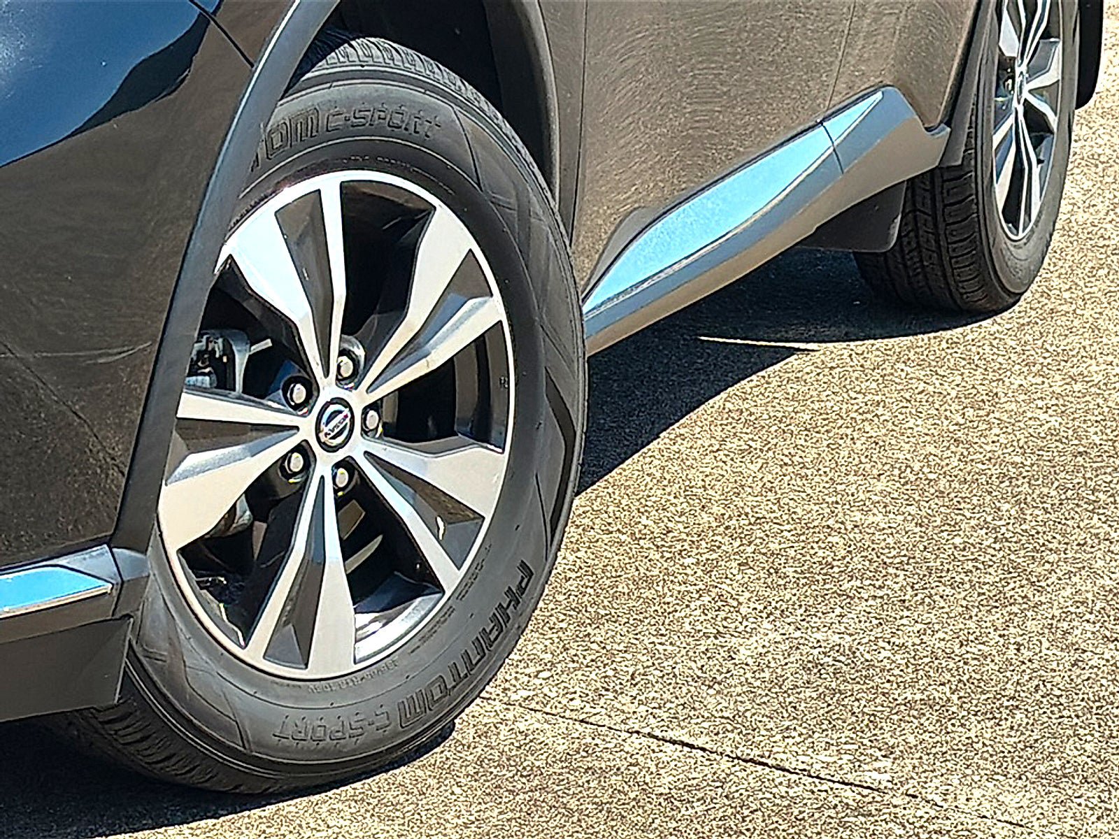 Used 2022 Nissan Murano S FWD image 3