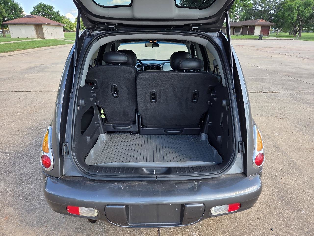 Used 2004 Chrysler PT Cruiser Limited FWD image 29