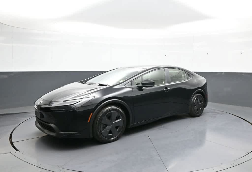 Certified 2025 Toyota Prius LE FWD image 10