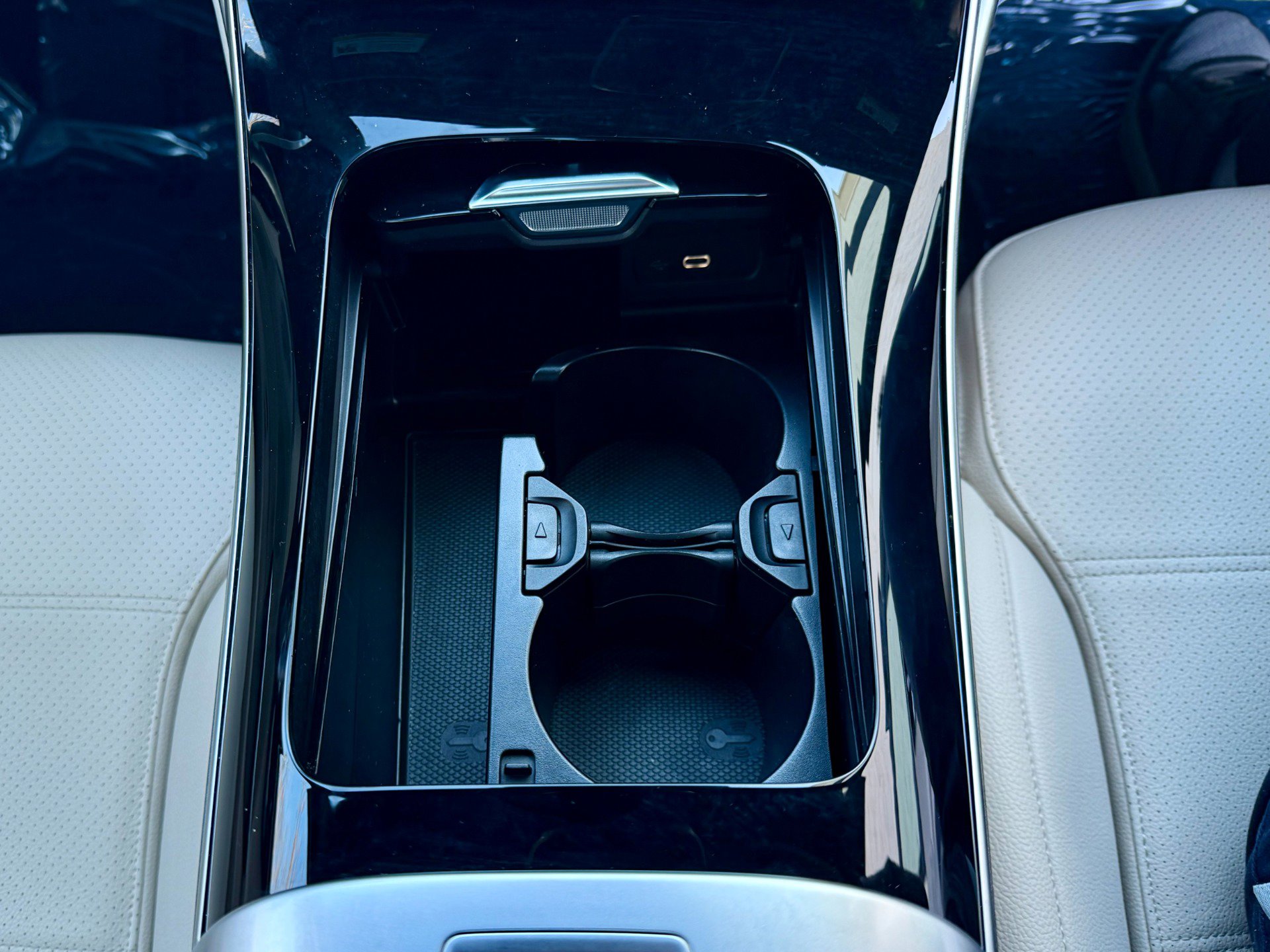 Used 2024 Mercedes-Benz C 300 Sedan image 26