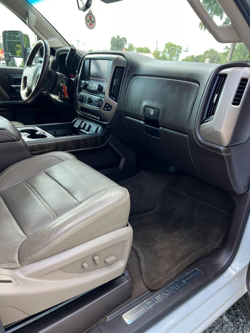 Used 2015 GMC Sierra 3500 Denali w/ Duramax Plus Package AWD/4WD image 24