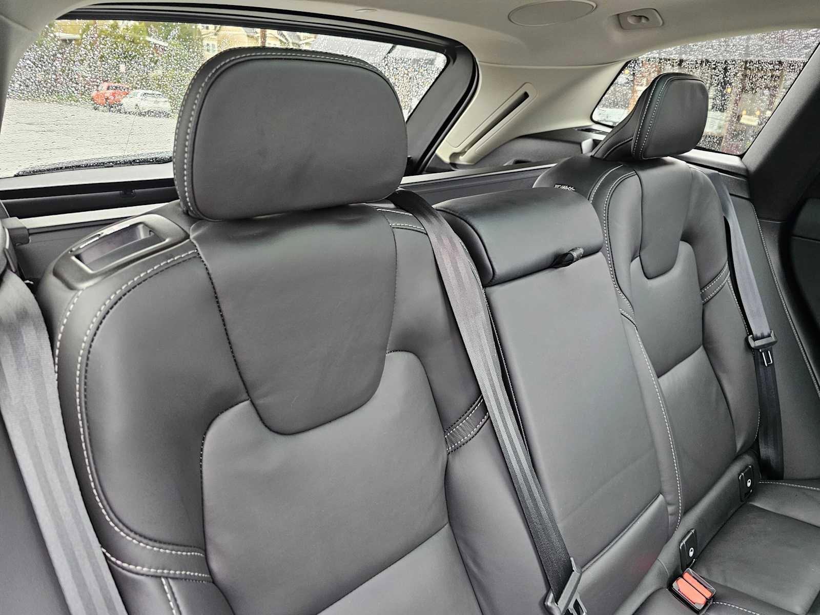 Certified 2023 Volvo XC60 B6 Ultimate w/ Protection Package Premier image 15