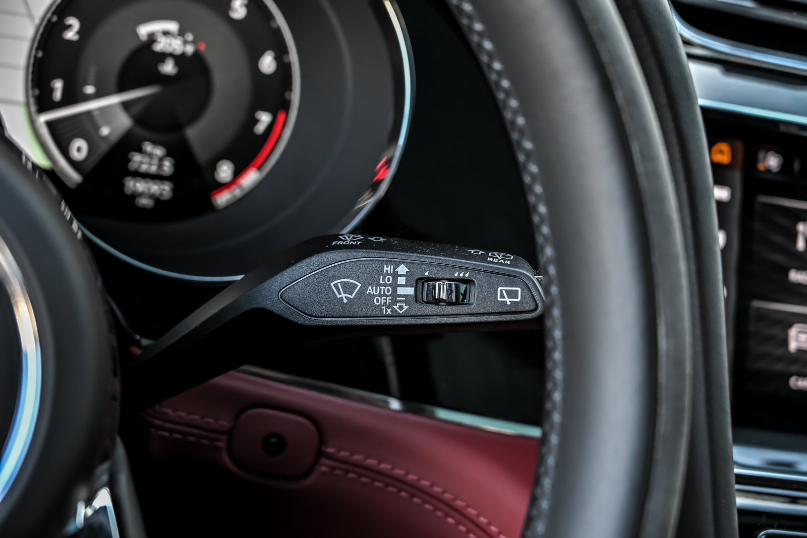 Certified 2022 Bentley Bentayga AWD/4WD image 35
