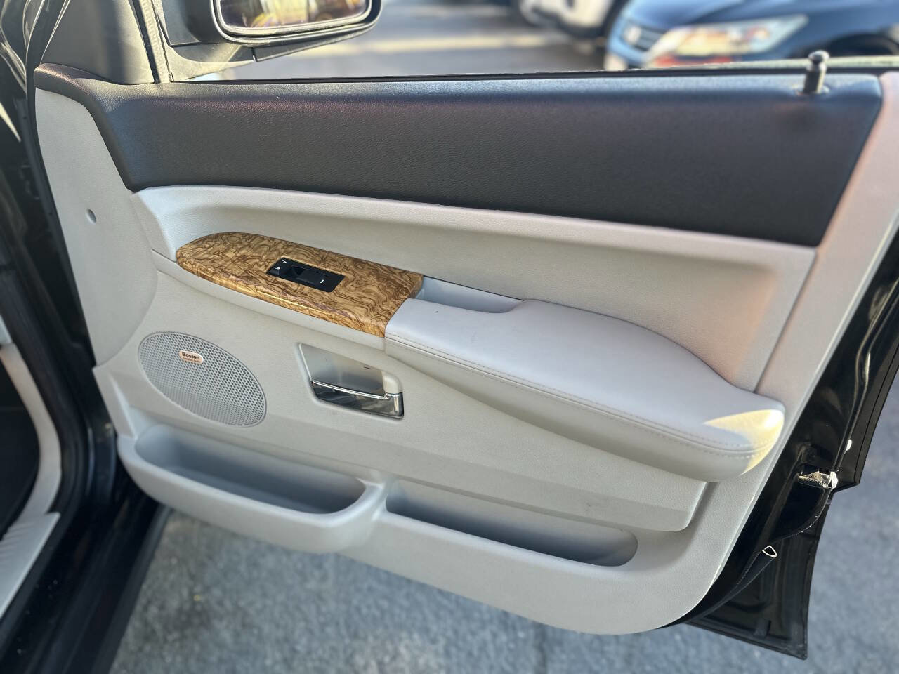 Used 2009 Jeep Grand Cherokee Limited image 15