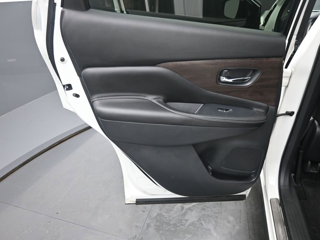 Used 2019 Nissan Murano Platinum w/ Cargo Package image 14