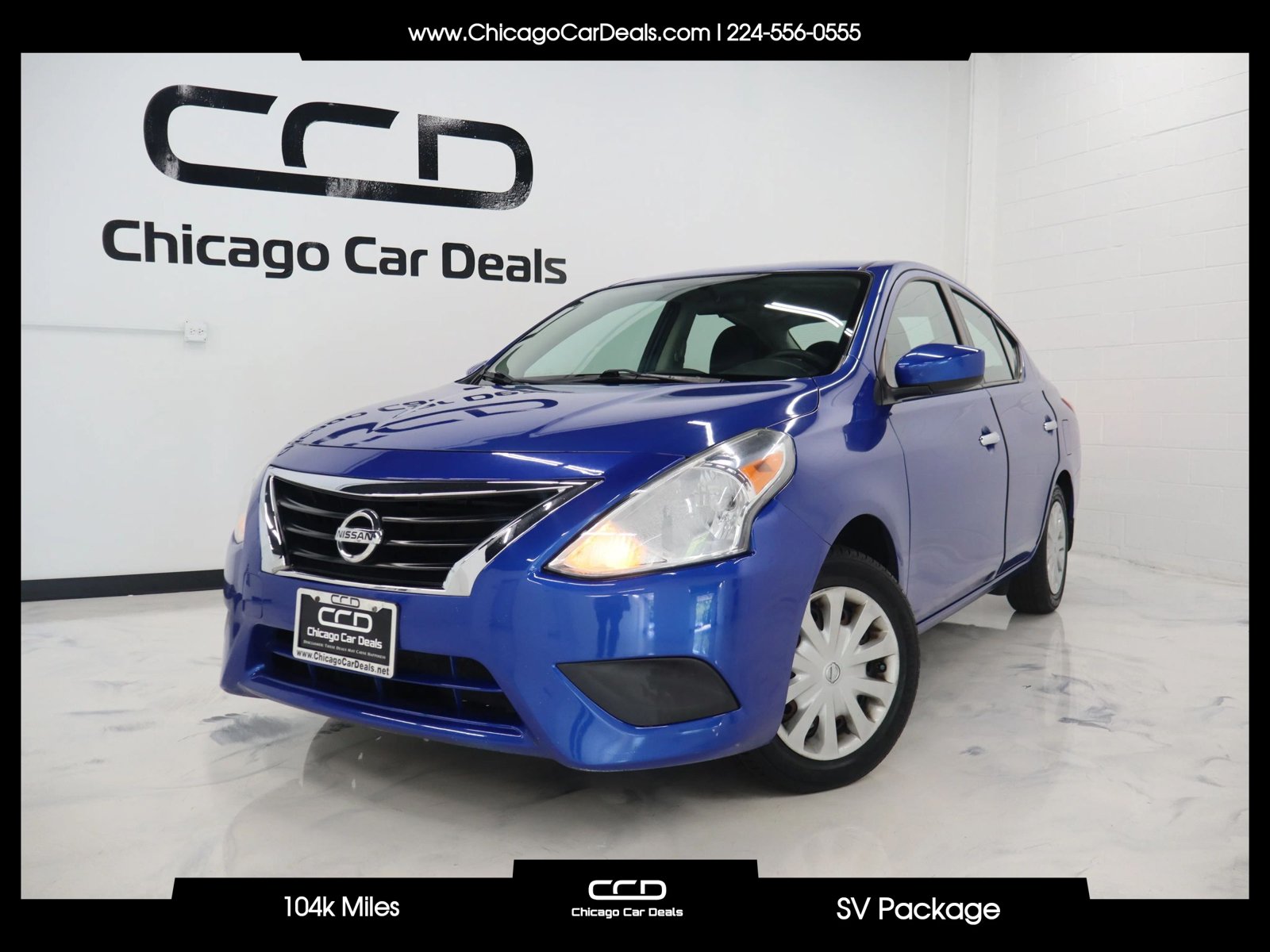 Used 2015 Nissan Versa SV FWD image 1