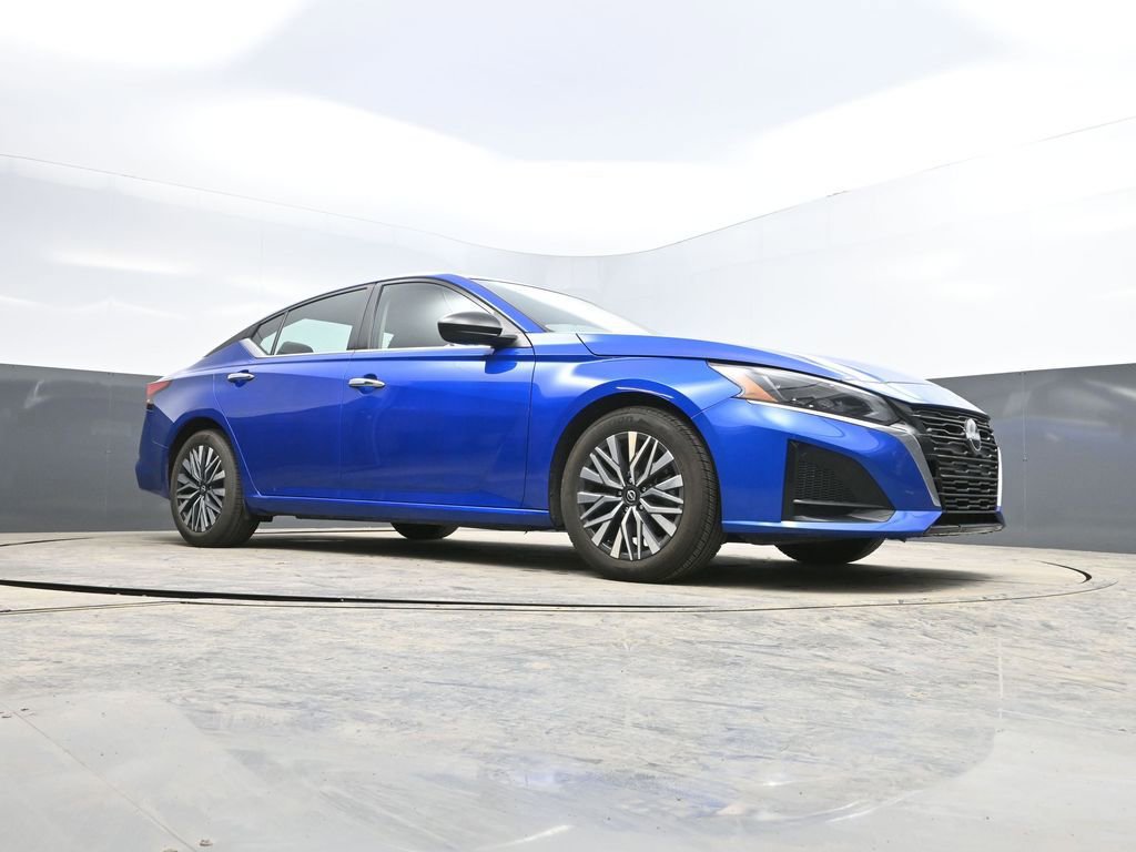 Used 2025 Nissan Altima 2.5 SV image 29
