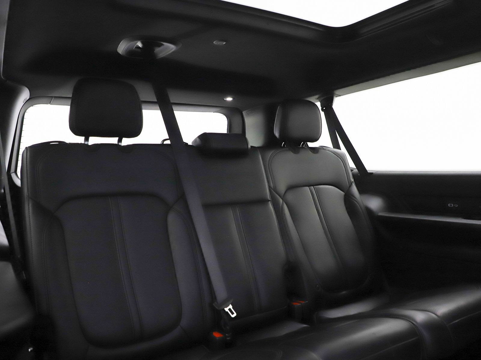 Used 2025 Jeep Wagoneer L Series II w/ Premium Group I AWD/4WD image 13