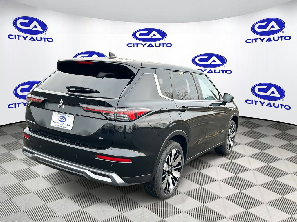 New 2026 Mitsubishi Outlander SE FWD image 3