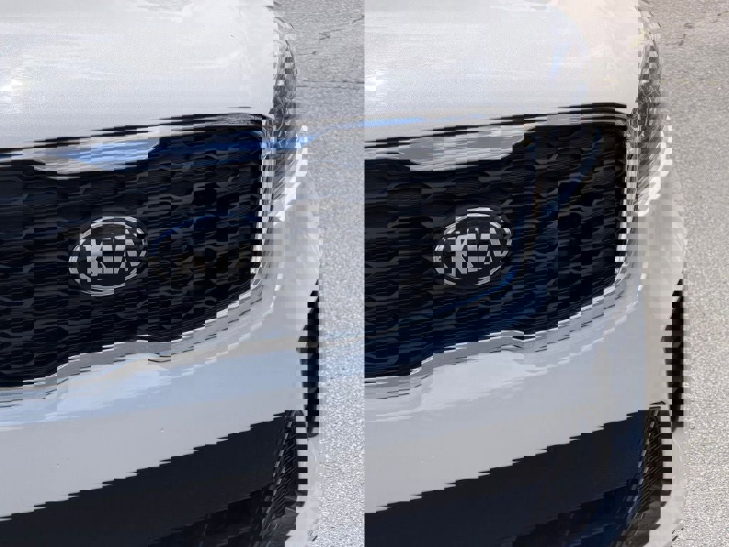 Used 2020 Kia Sorento LX w/ LX I4 Convenience Package image 11