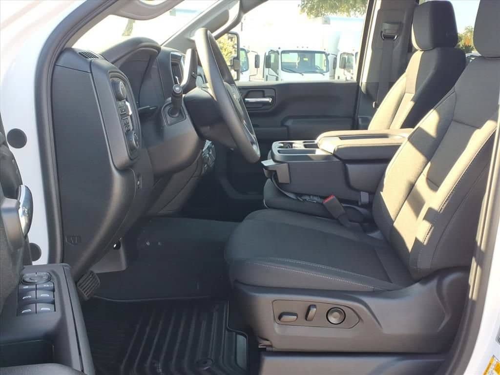 New 2026 Chevrolet Silverado 2500 Custom w/ Custom Value Package AWD/4WD image 16