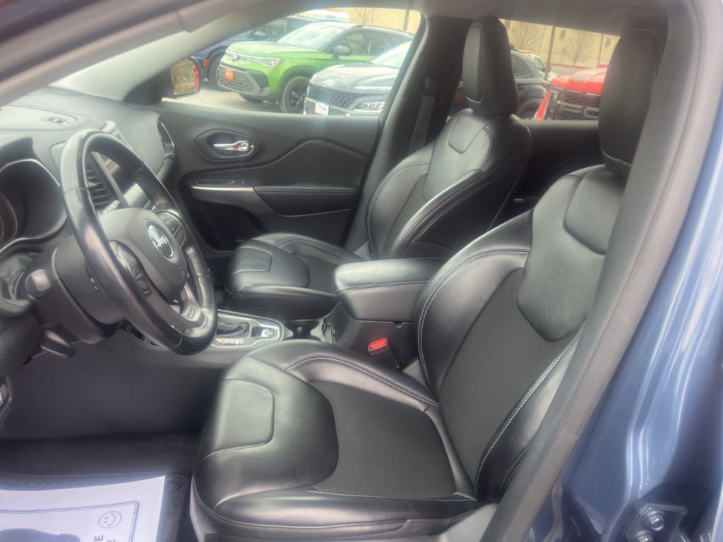 Used 2020 Jeep Cherokee Latitude Plus w/ Cold Weather Group image 10