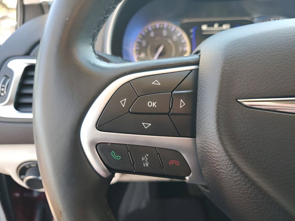 Used 2015 Chrysler 200 Limited w/ Convenience Group image 33