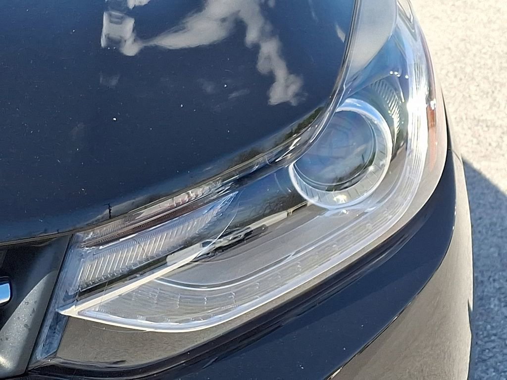 Used 2020 Chevrolet Trax LT w/ LT Convenience Package image 12