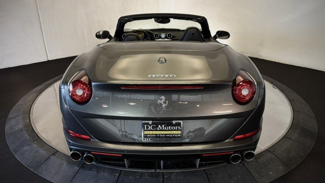 Used 2017 Ferrari California T RWD image 41
