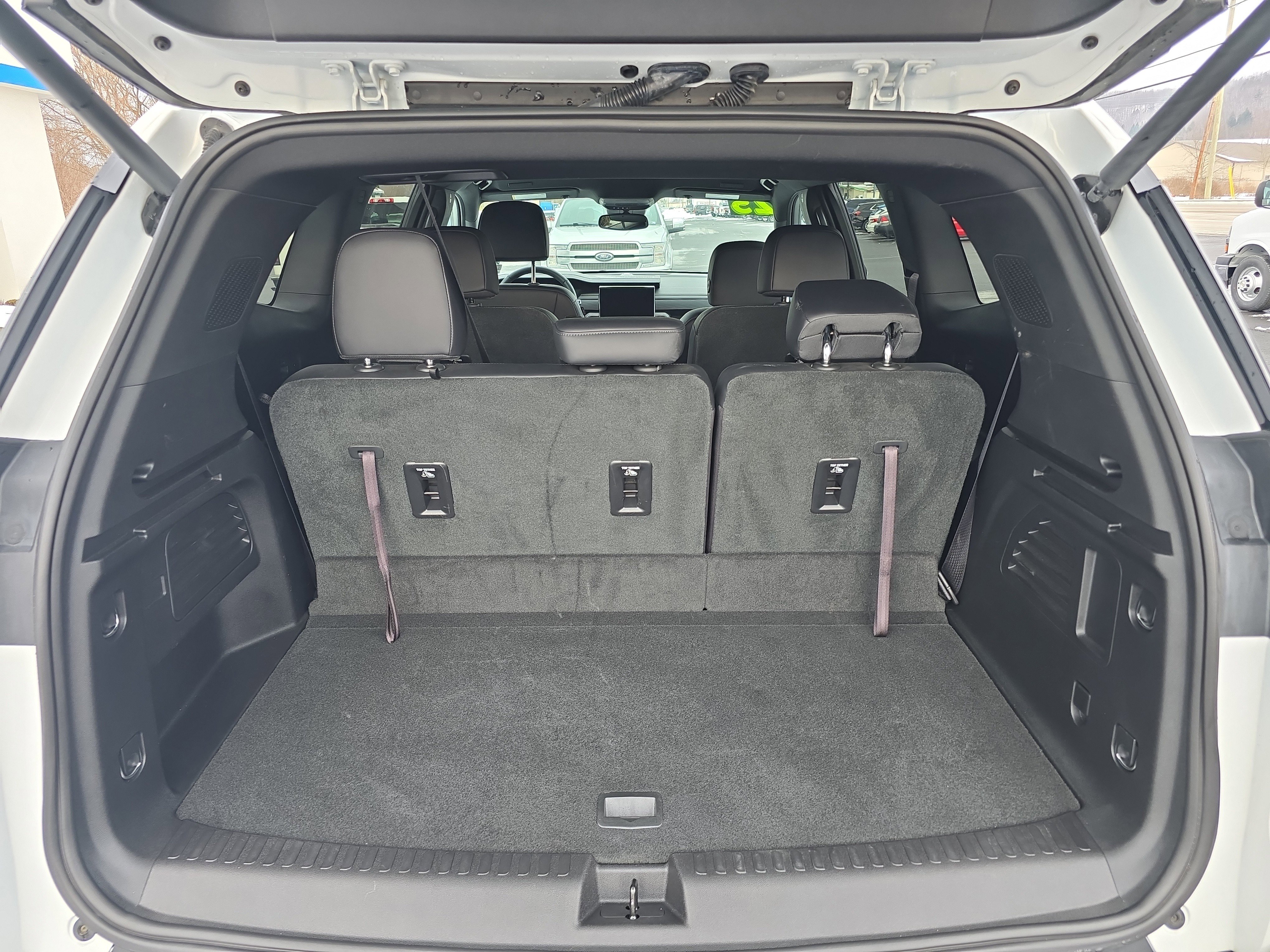 Used 2025 GMC Acadia Elevation w/ Elevation Premium Package image 5