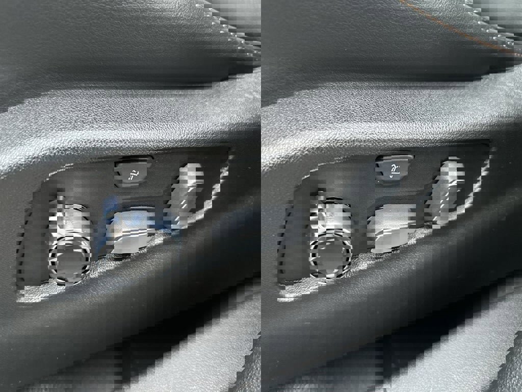 Used 2021 Cadillac XT4 Sport image 12