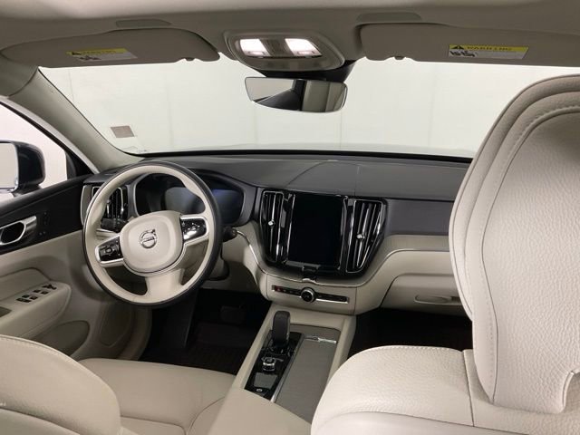 Certified 2023 Volvo XC60 B5 Plus AWD/4WD image 13