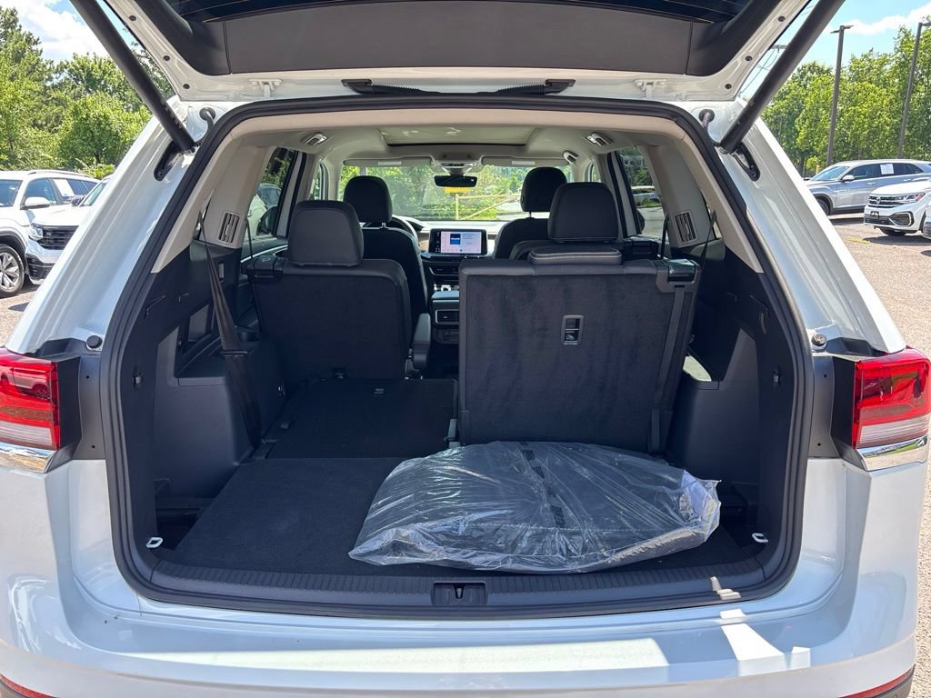 Used 2026 Volkswagen Atlas SE w/ Panoramic Sunroof Package FWD image 14