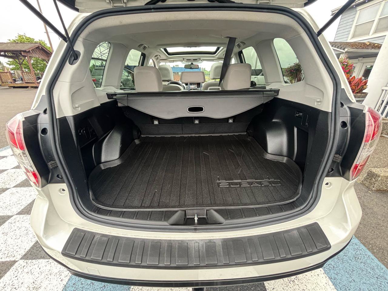 Used 2014 Subaru Forester 2.5i Limited AWD/4WD image 19