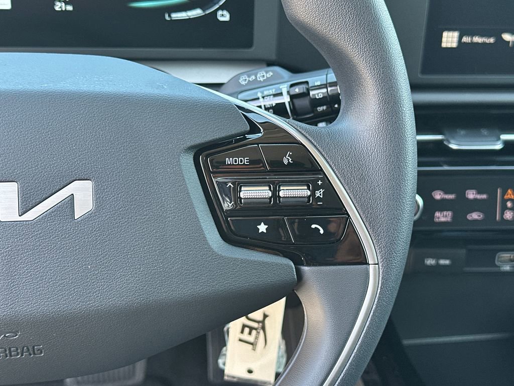 New 2026 Kia Niro LX FWD image 22