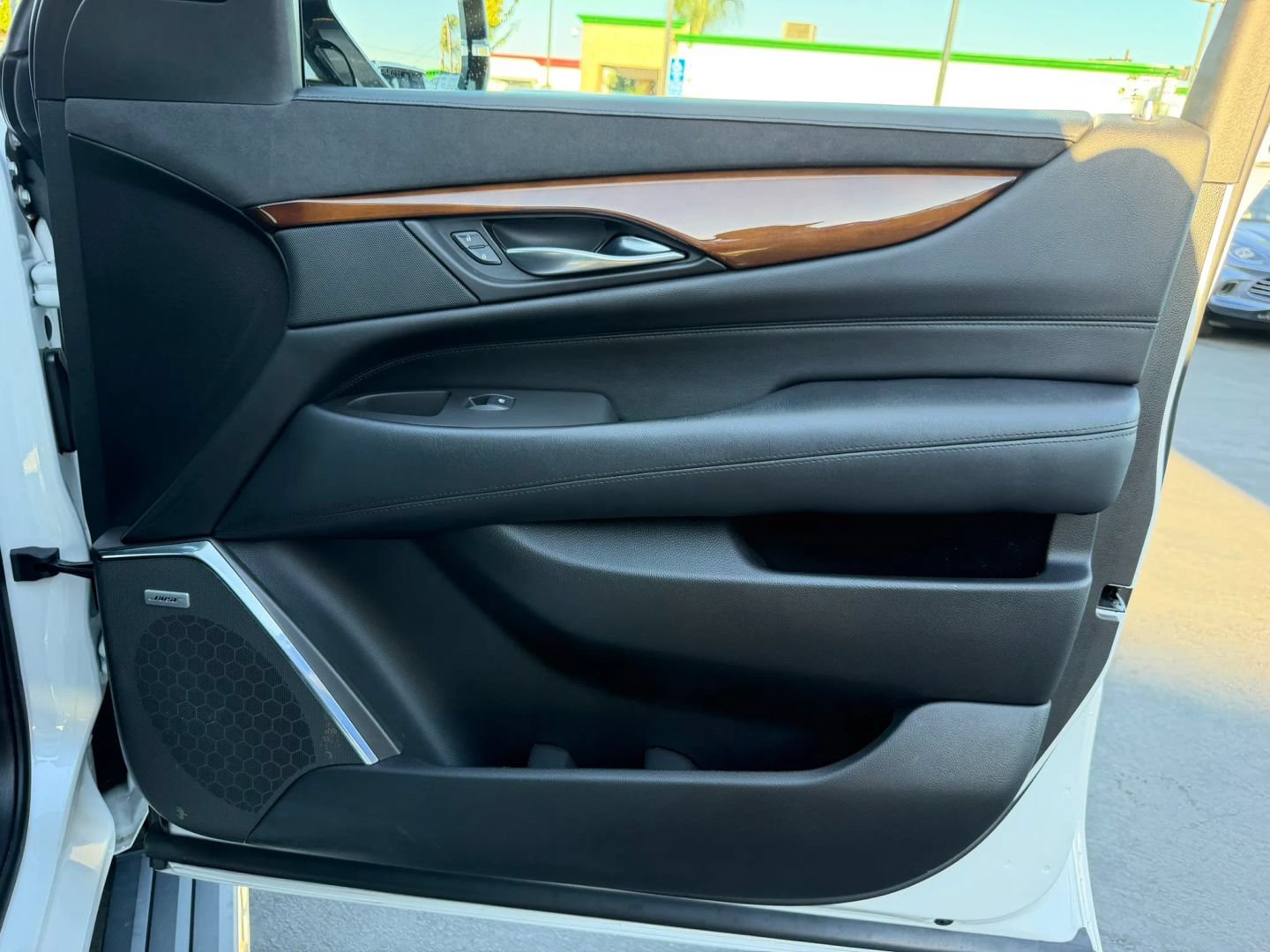 Used 2016 Cadillac Escalade Premium RWD image 18