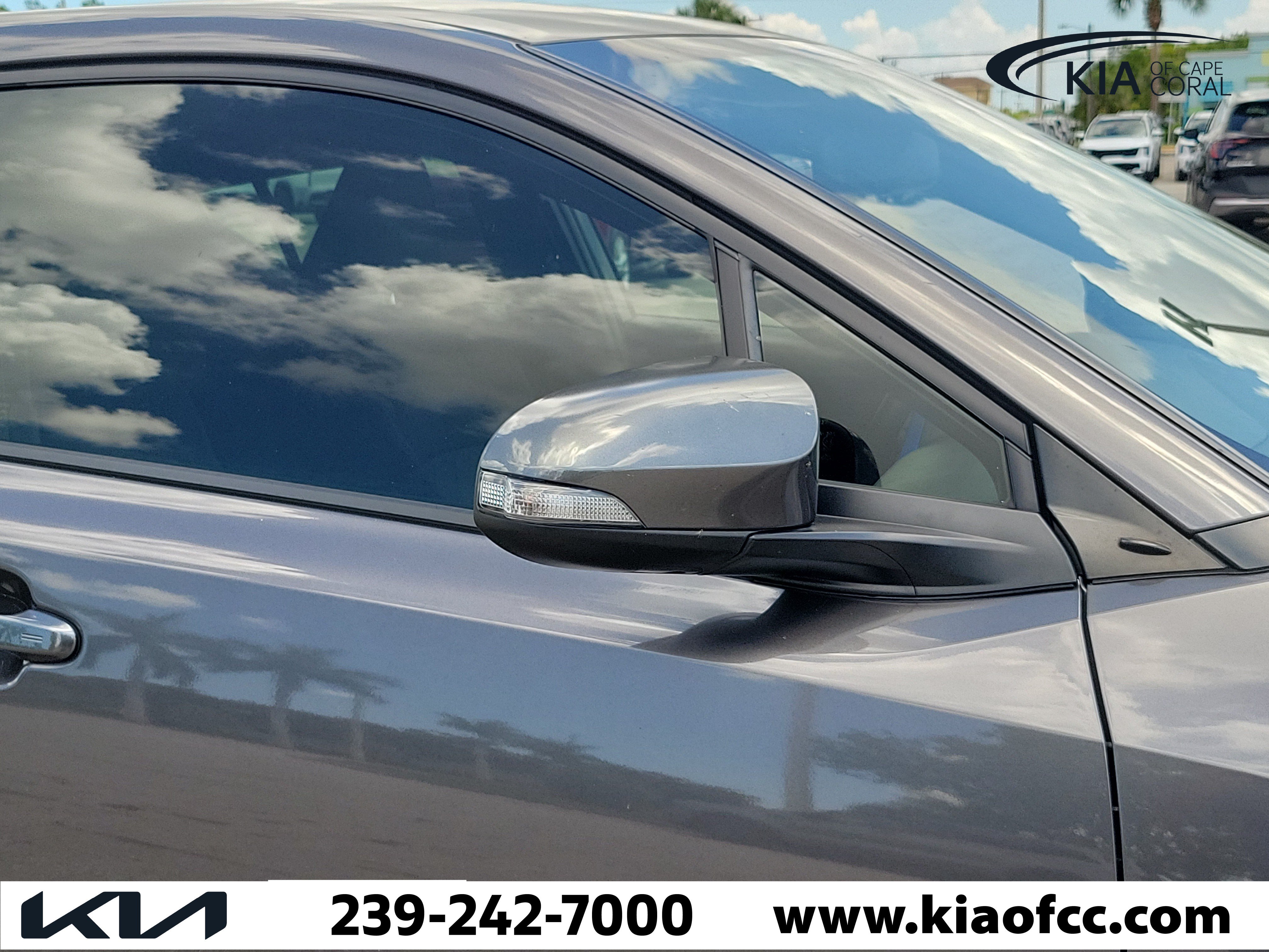 Used 2020 Toyota C-HR XLE FWD image 8
