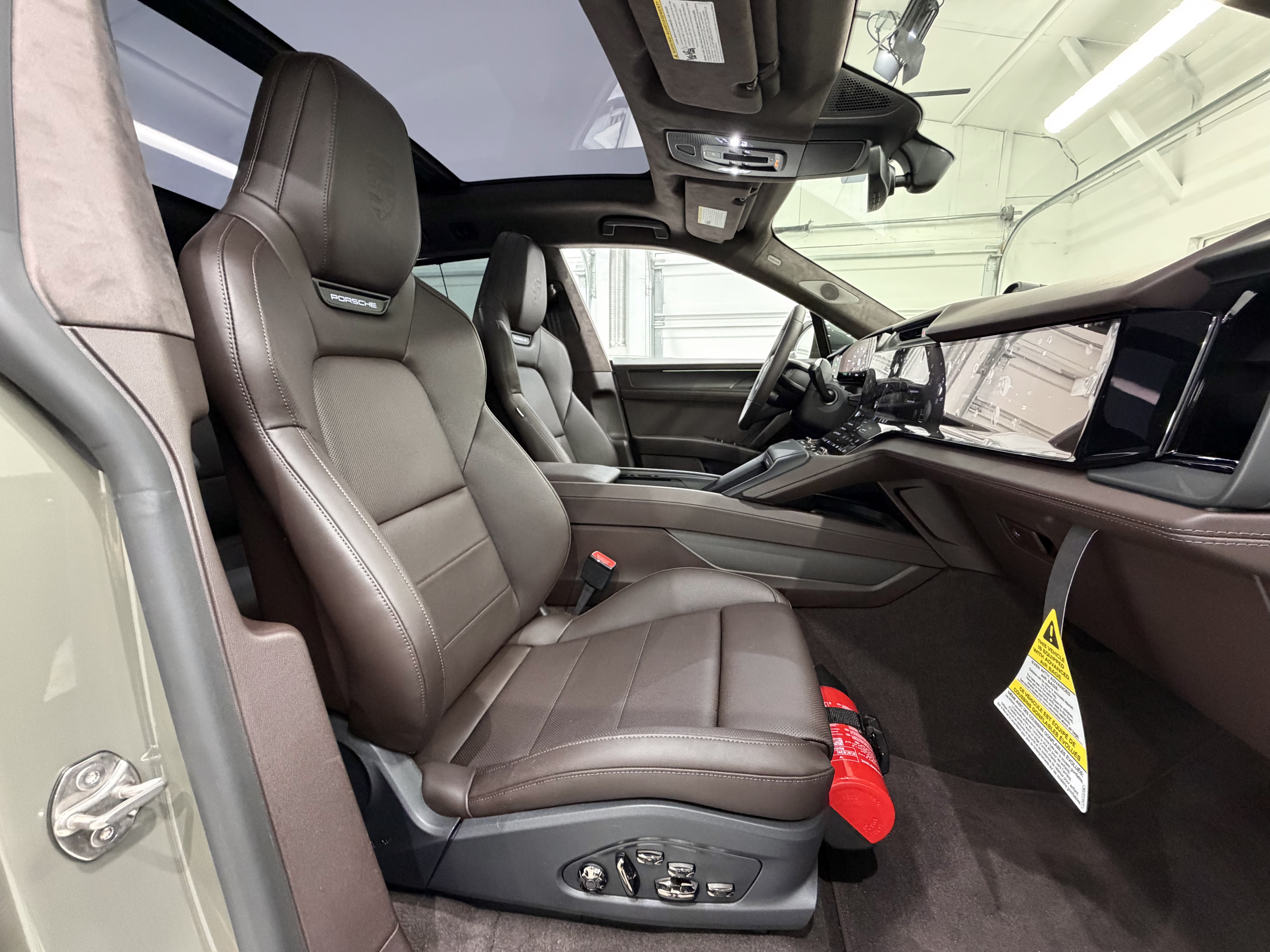 New 2026 Porsche Cayenne Turbo Electric AWD/4WD image 26