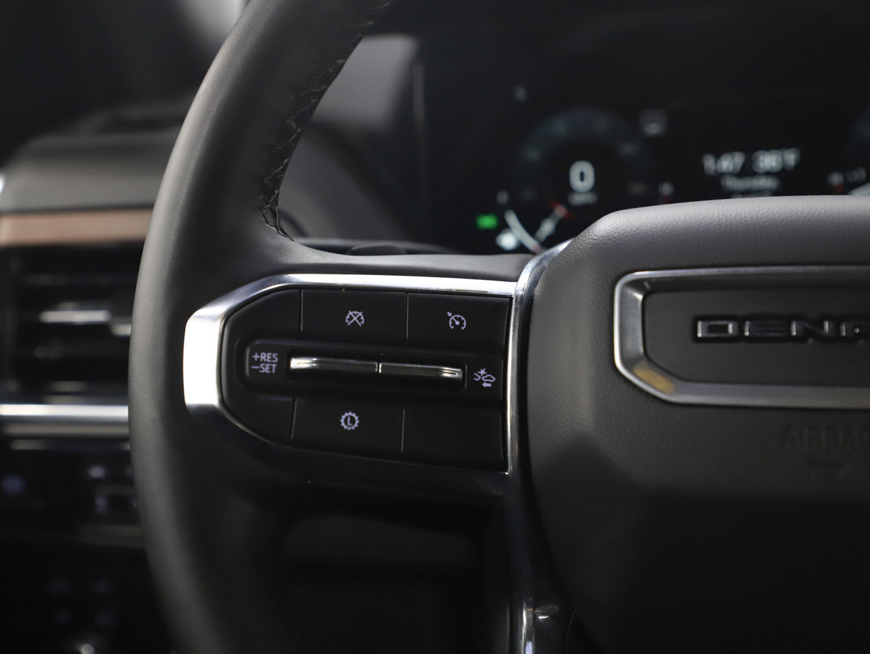 Used 2025 GMC Yukon Denali AWD/4WD image 30
