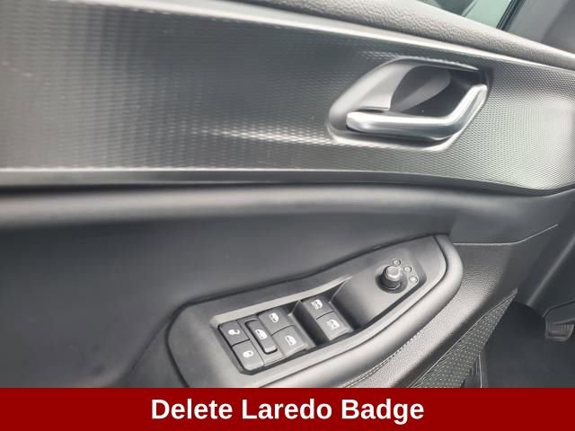 Used 2024 Jeep Grand Cherokee L Laredo image 9